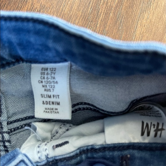 Bundle of tank top and jeans. - Picture 6 of 8